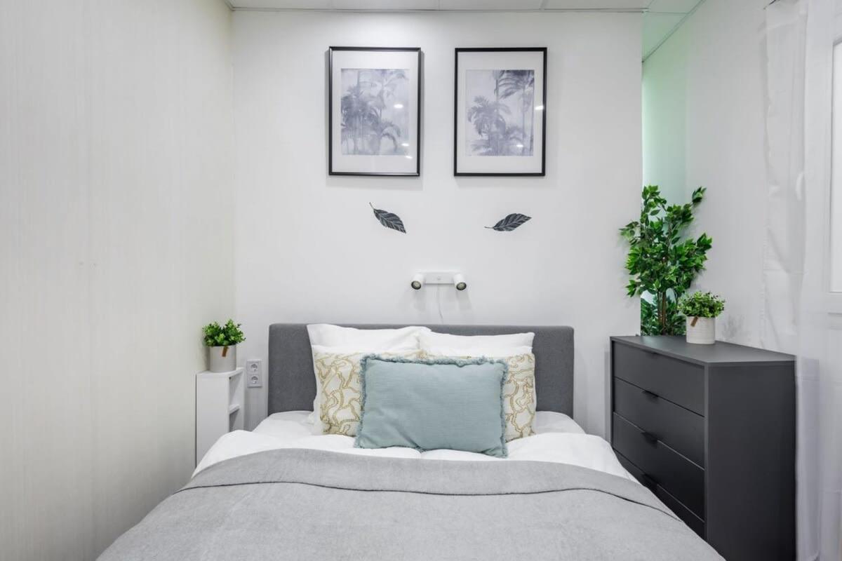 Extreme - Ultra Mini Apartment *